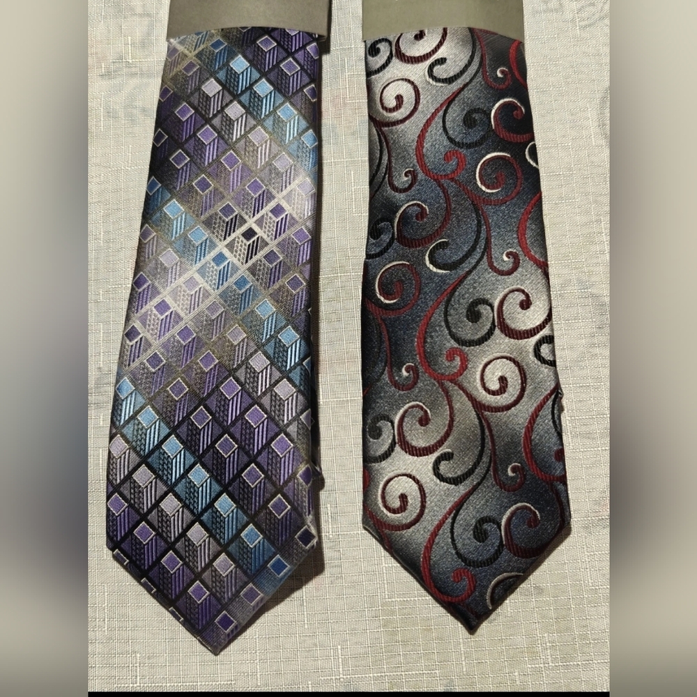 Set- of 2 Van Huesen Swirls Tie New With Tags